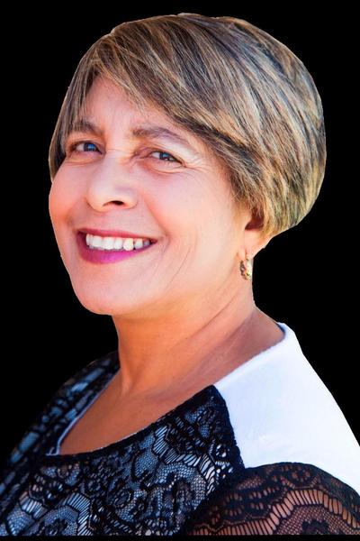 Lindy de Wet, estate agent